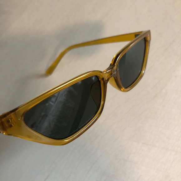 Retro “Kylie” Amber Cat Eye Sunglasses 70s Vibes - Picture 2 of 6